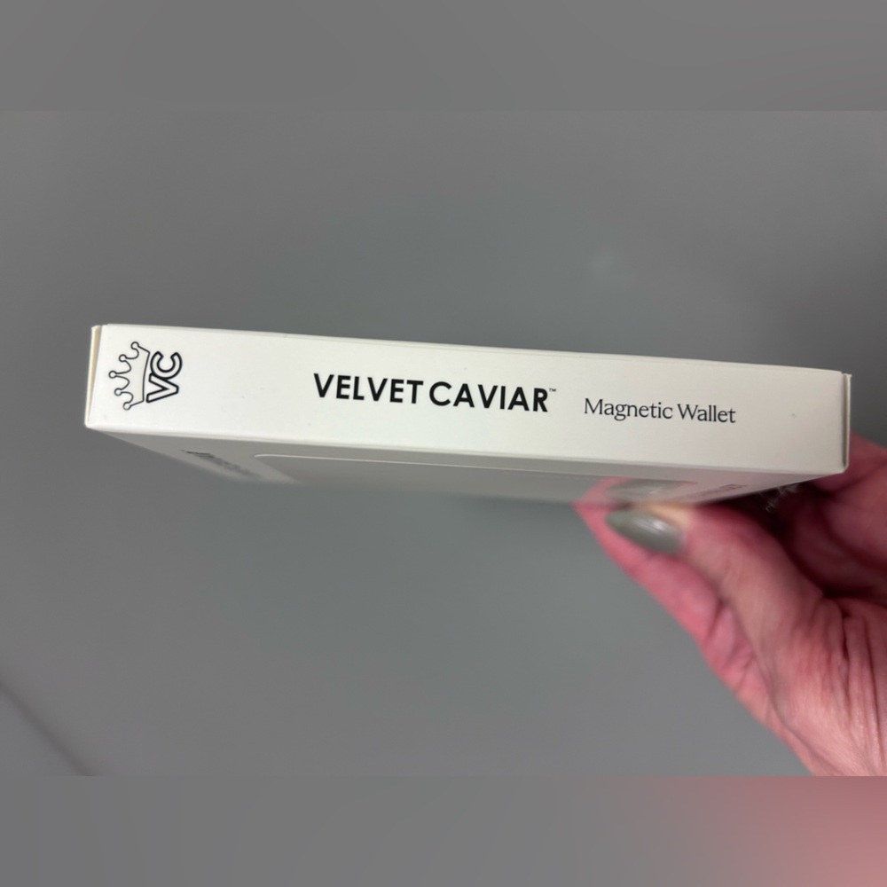 Velvet Caviar Blueberry Baby MagSafe Wallet - Picture 3 of 9
